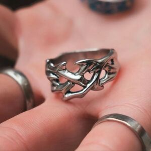 Thorn Ring Size 6